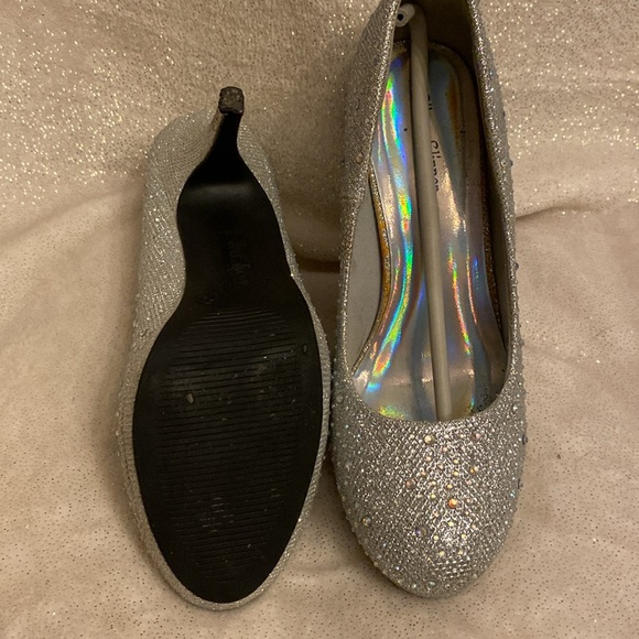 Sparkly Silver Slipper Heels - Picture 5 of 6